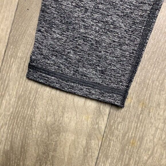 Victoria Secrets VSX Sport Capri Active Leggings‎ - Picture 3 of 8